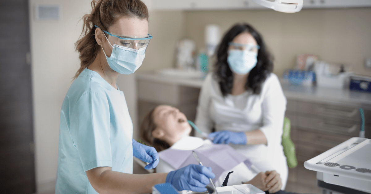 5 Critical Challenges That Could Alter the Dental Industry in 2022